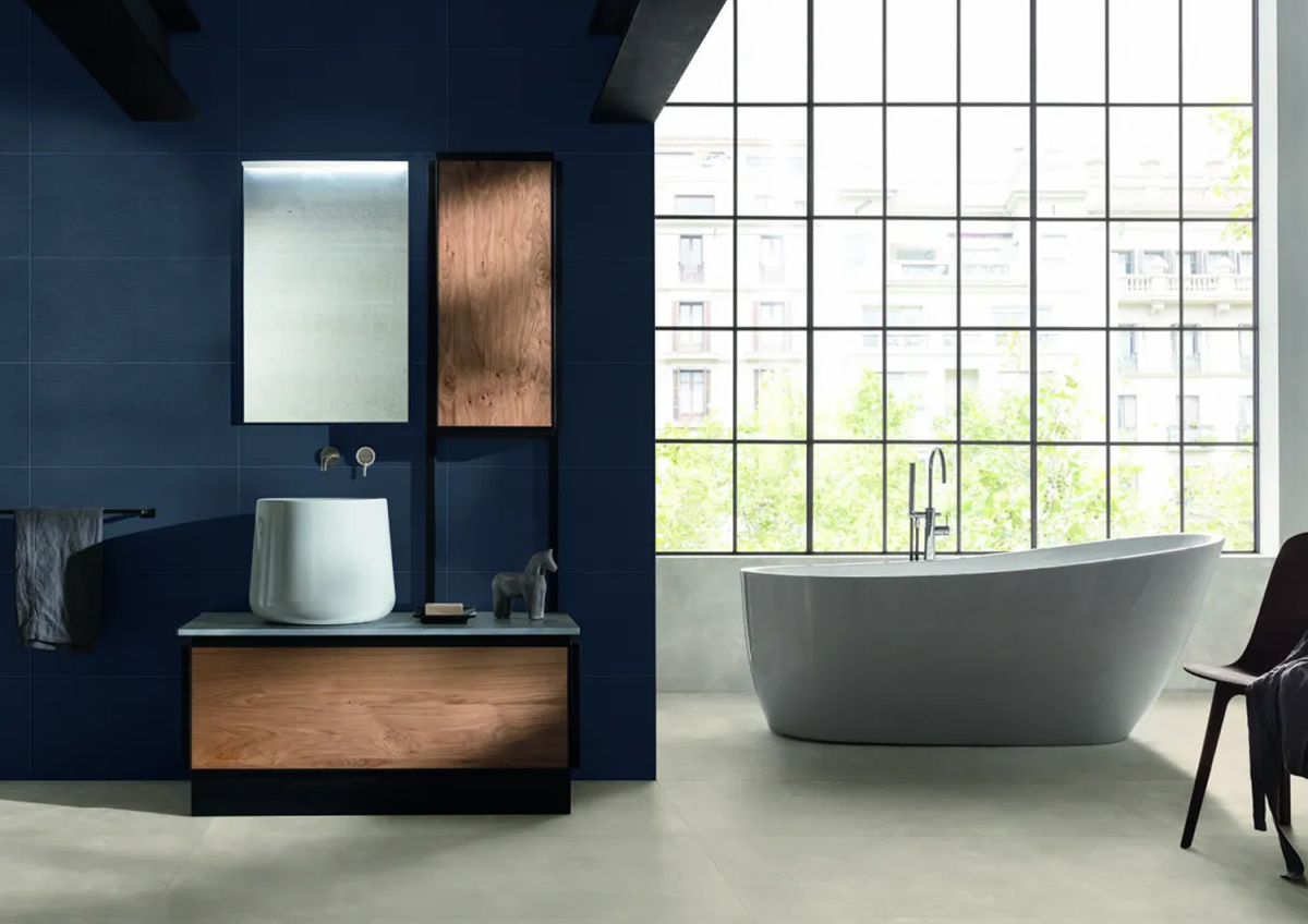 Christofoli Badezimmer Hell Holz Marine Badewanne.jpg