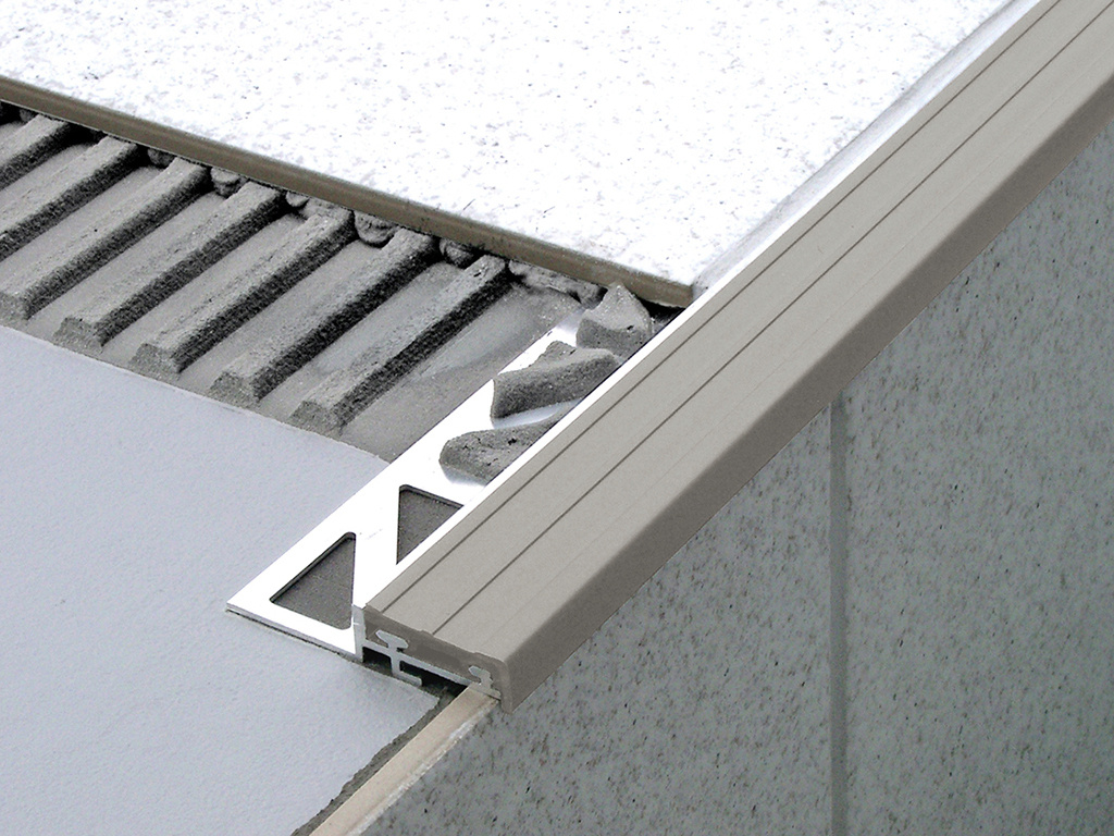 Treppenstufenprofile_Fliesen_DURASTEP_Standard_DSTS-38_Alu_PVC_grau_Low.jpg