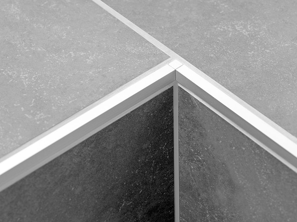 Fliesenprofile für Abschlüsse DURAPLUS_DURAPLUS_DPA-Y_Innenecke_Alu_silber-eloxiert_Low.jpg