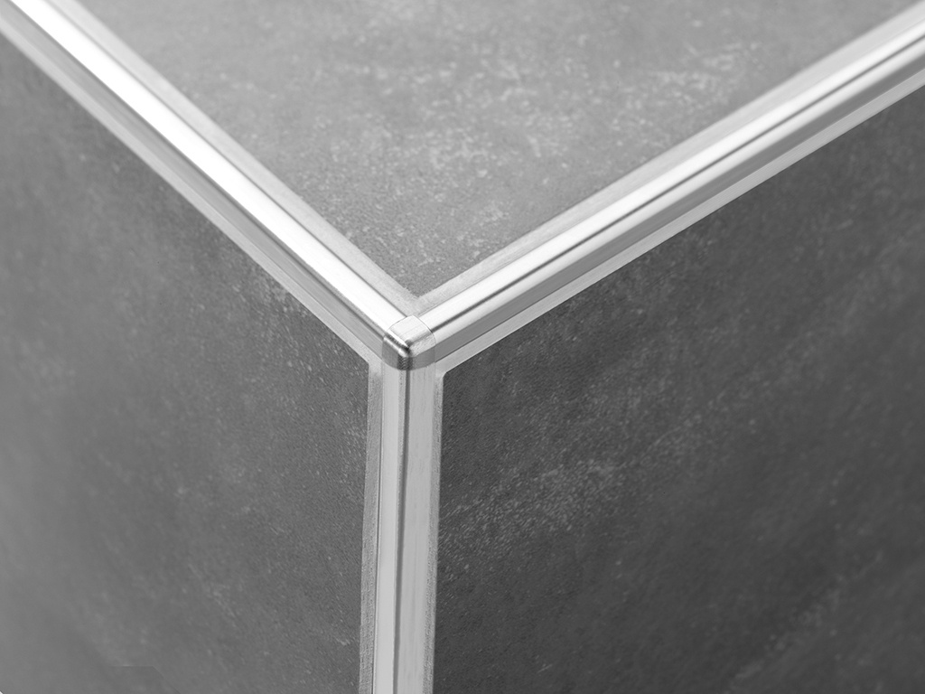 Fliesenprofile für Abschlüsse DURAPLUS_DURAPLUS_DPAE-Y_Aussenecke_Alu_silber-eloxiert_Low.jpg