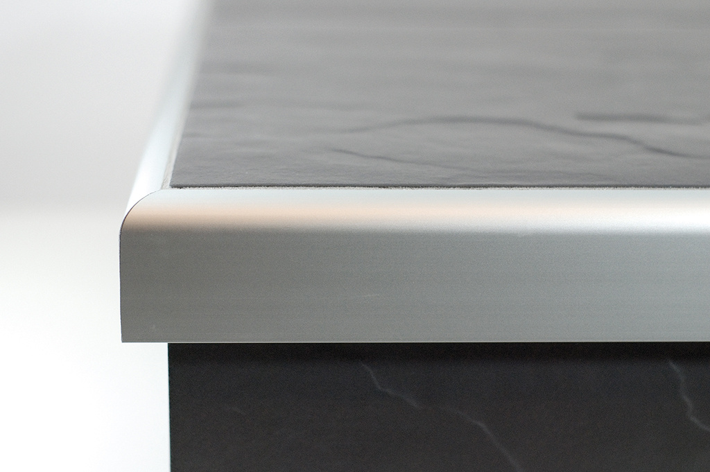 Fliesenprofile_für_Arbeitsplatten_DURASTEP_DP_DURASTEP_DP_Arbeitsplatte_05_Low.jpg