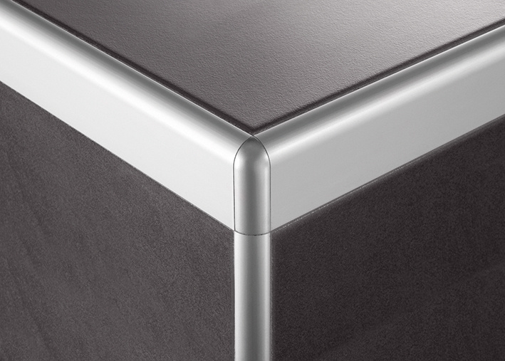 Fliesenprofile_für_Arbeitsplatten_DURASTEP_DP_DURASTEP_DP_DSTAE-DP-X_Aussenecke_Alu_silber-eloxiert_Low.jpg