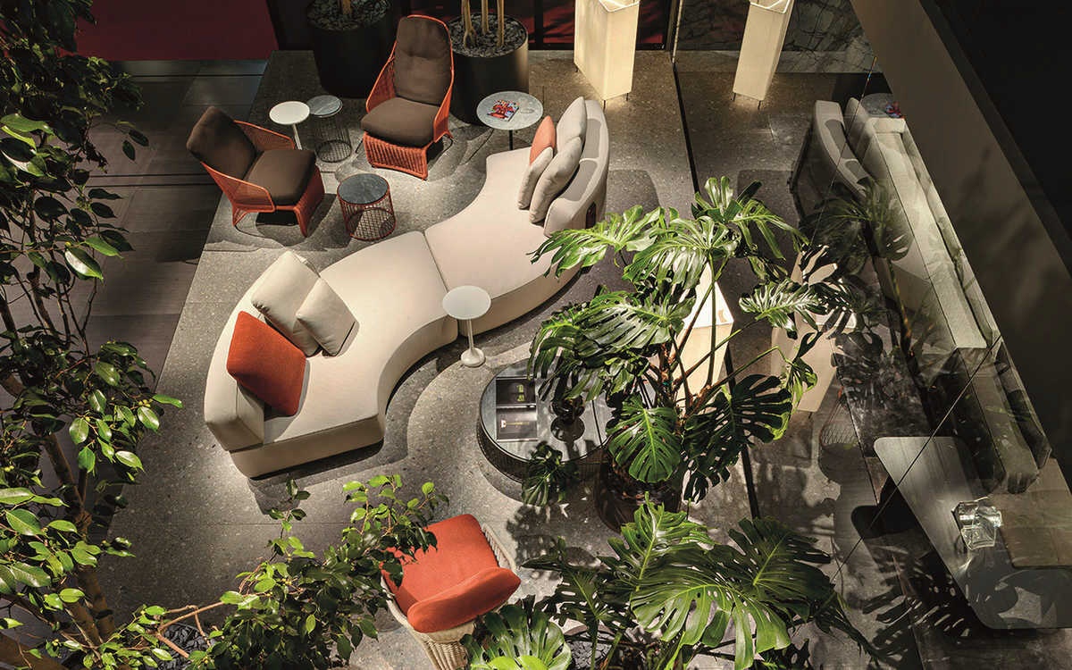 minotti - italy - SB 130 - pubblico 2 ok.jpg